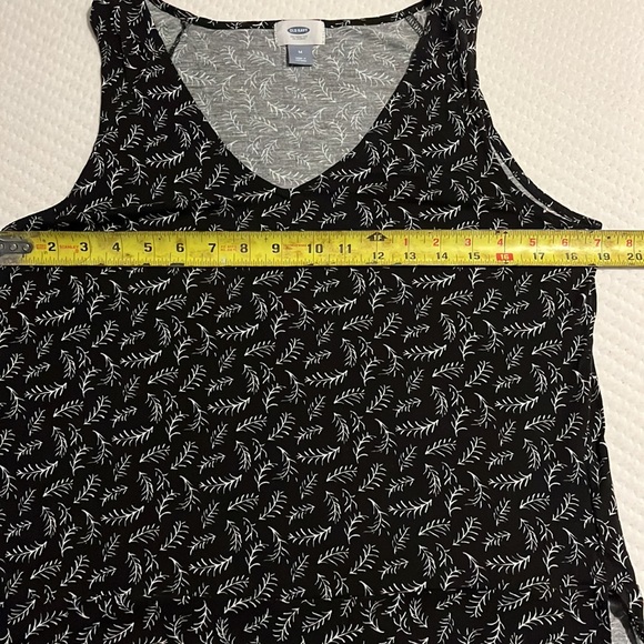 Old Navy Black Top - Picture 6 of 8